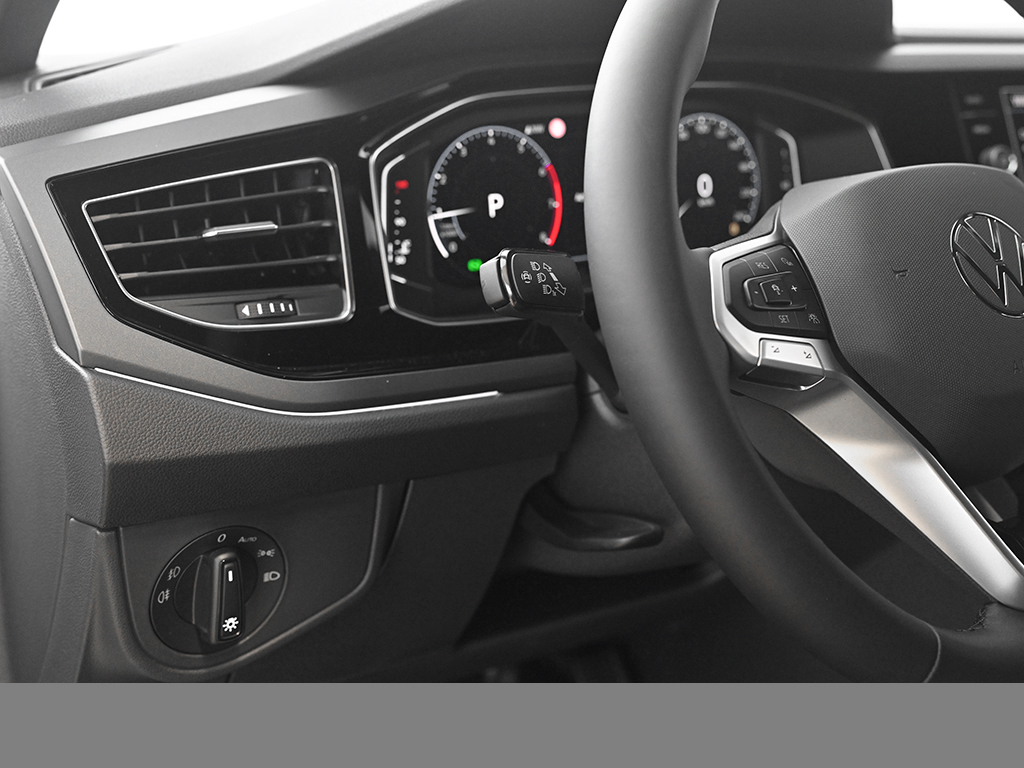 Volkswagen Polo R-LINE NAVI KEYLESS CAM MATRIXLED ACC LM17
