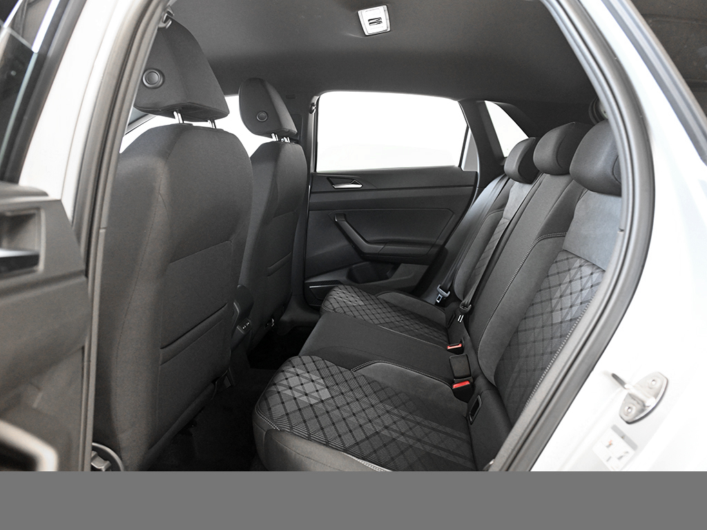 Volkswagen Polo R-LINE NAVI KEYLESS CAM MATRIXLED ACC LM17
