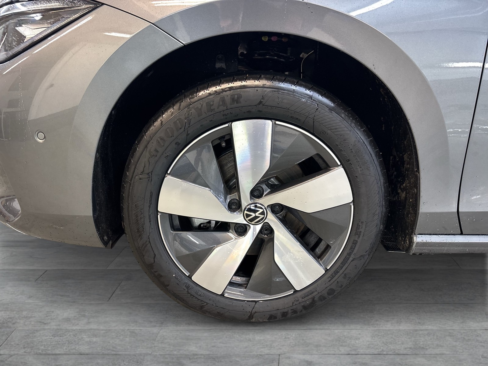 Volkswagen Passat Variant 1.5 eTSI NEUES MODELL AHK CAM ACC