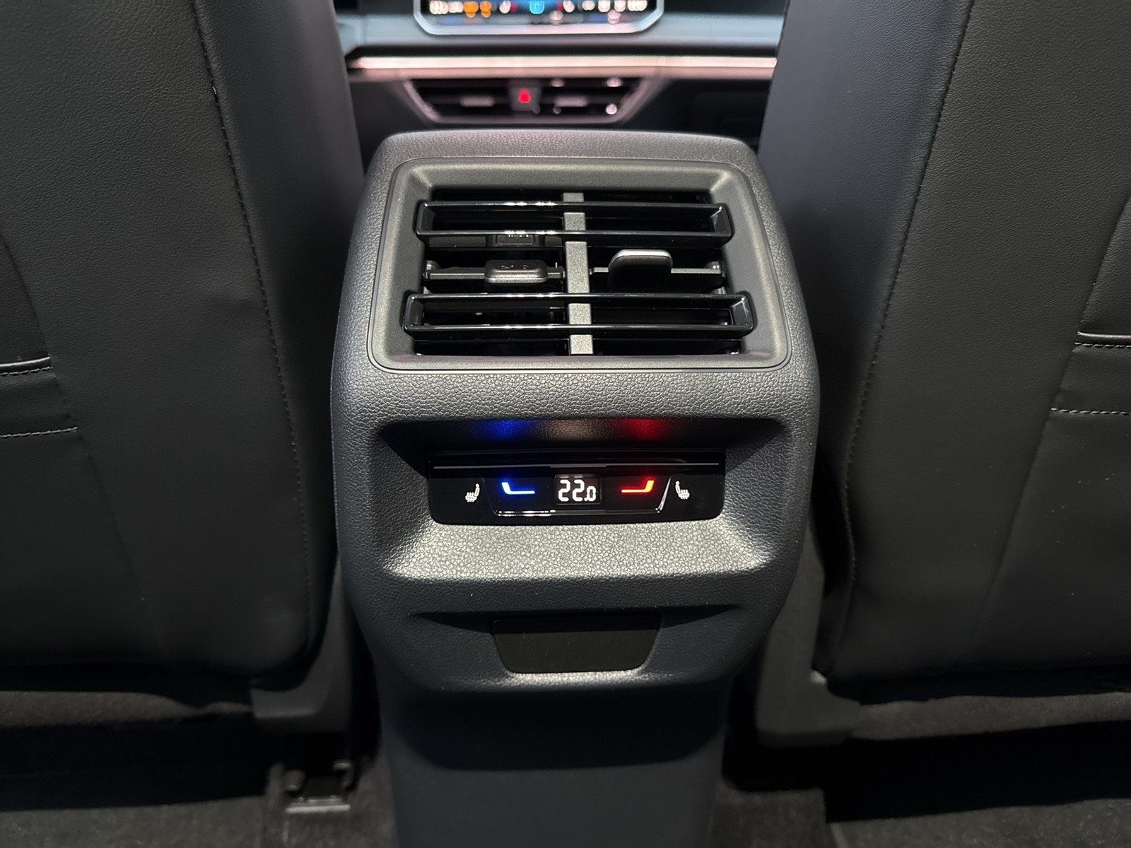 Volkswagen Tiguan 1.5 HYBRID LIFE NEUES MODELL CAM ACC LM18