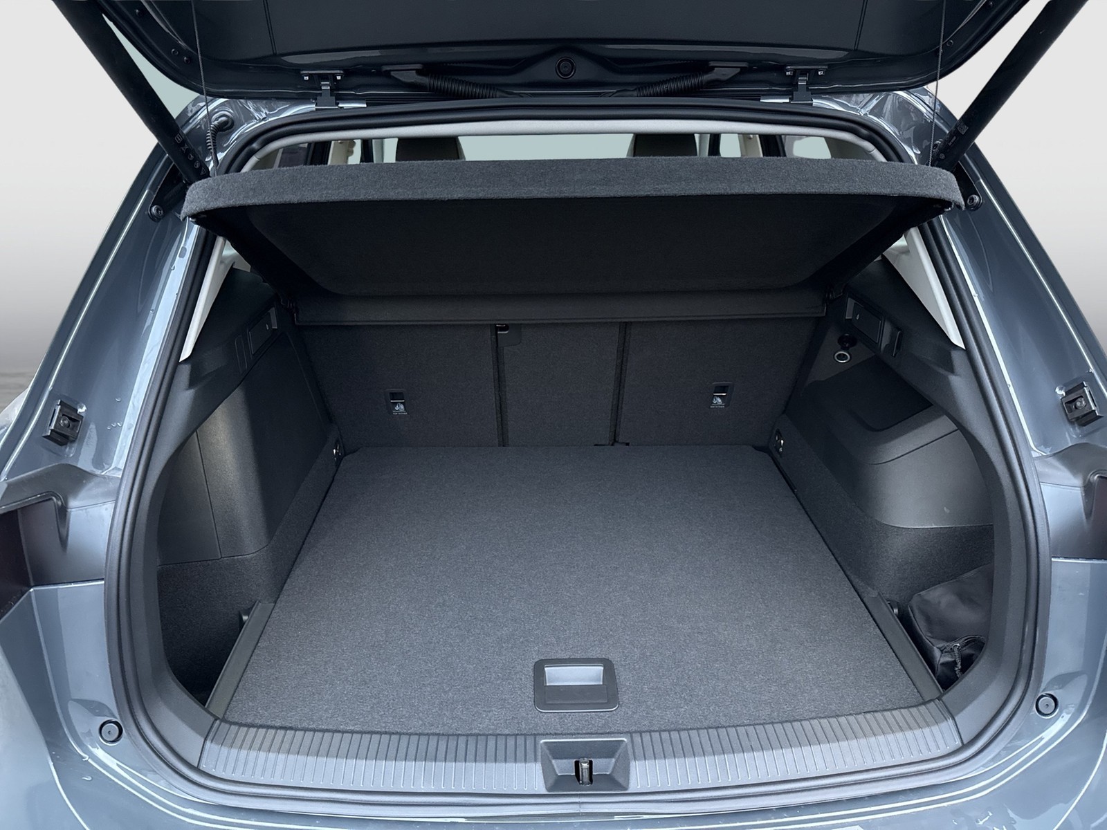 Volkswagen Tiguan 1.5 HYBRID LIFE NEUES MODELL CAM ACC LM18