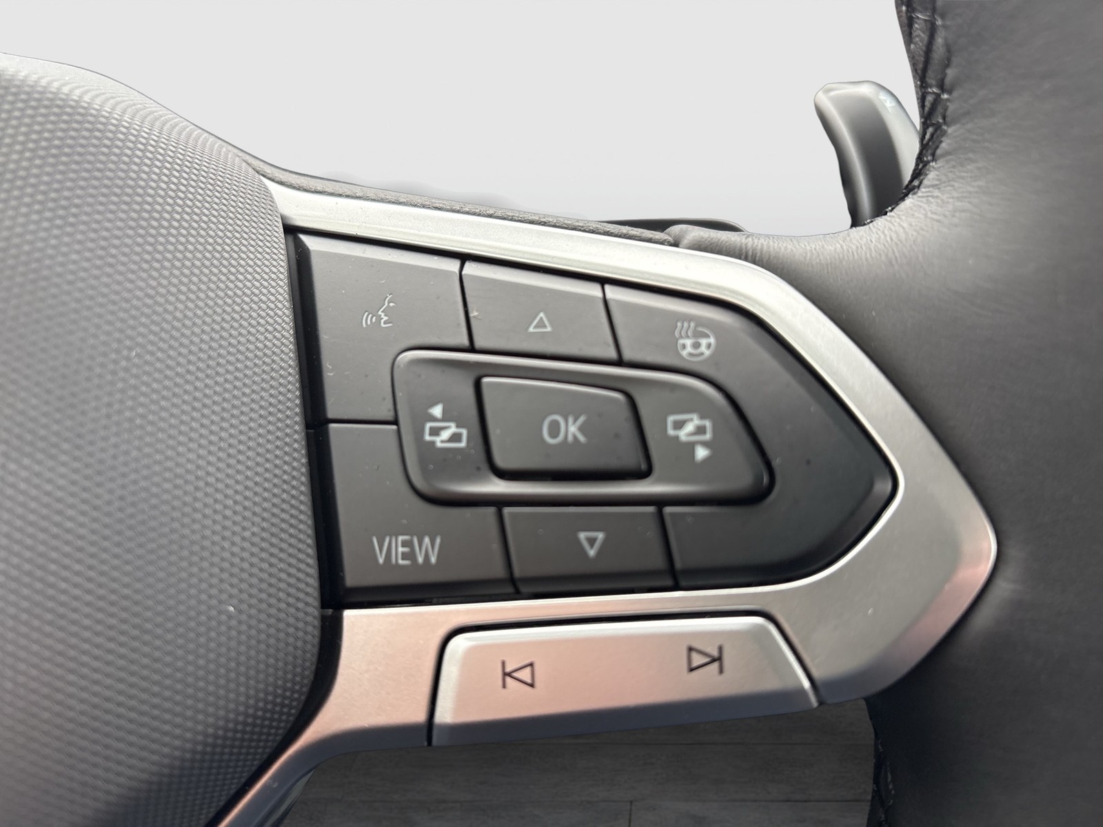 Volkswagen Tiguan 1.5 HYBRID LIFE NEUES MODELL CAM ACC LM18