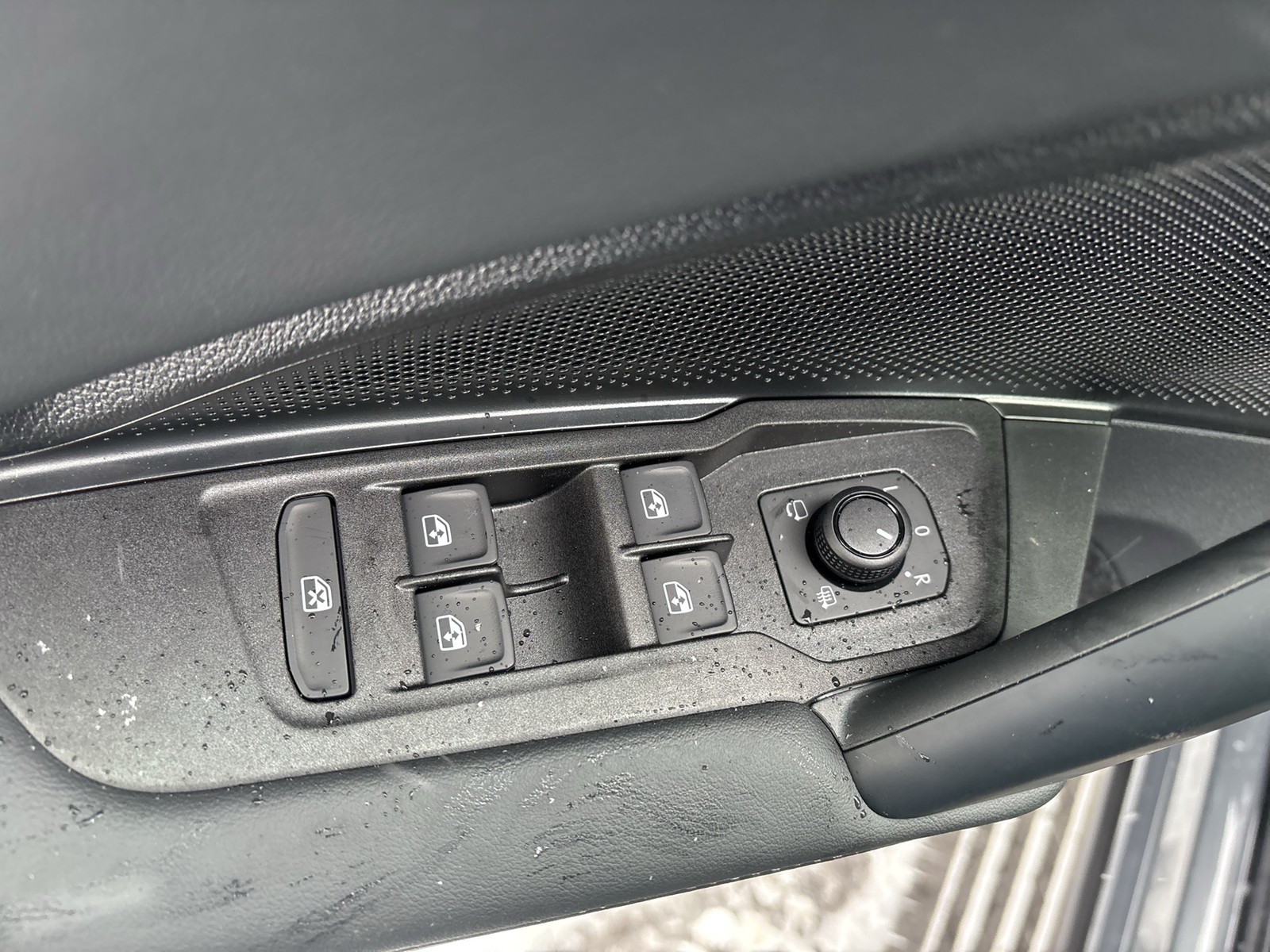 Volkswagen Tiguan 1.5 HYBRID LIFE NEUES MODELL CAM ACC LM18