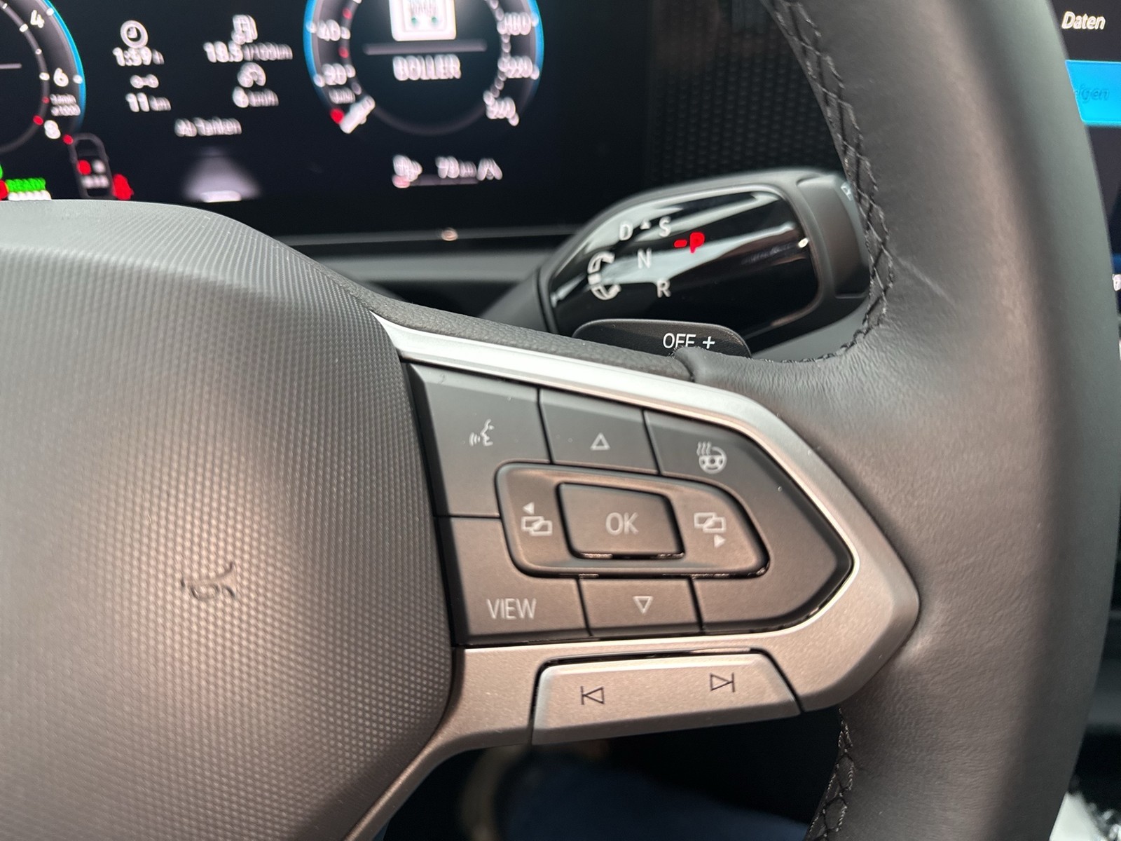 Volkswagen Tiguan 1.5 HYBRID LIFE CAM ACC LM18 CARPLAY