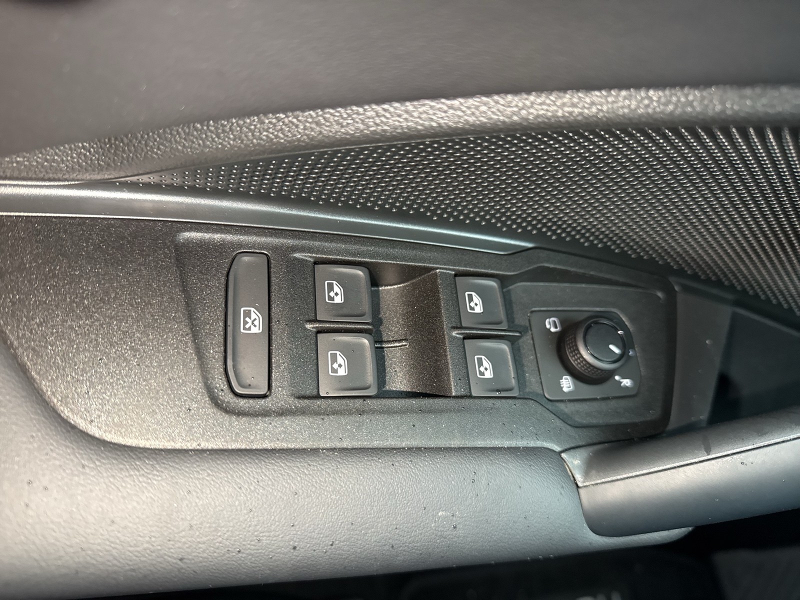 Volkswagen Tiguan 1.5 HYBRID LIFE CAM ACC LM18 CARPLAY