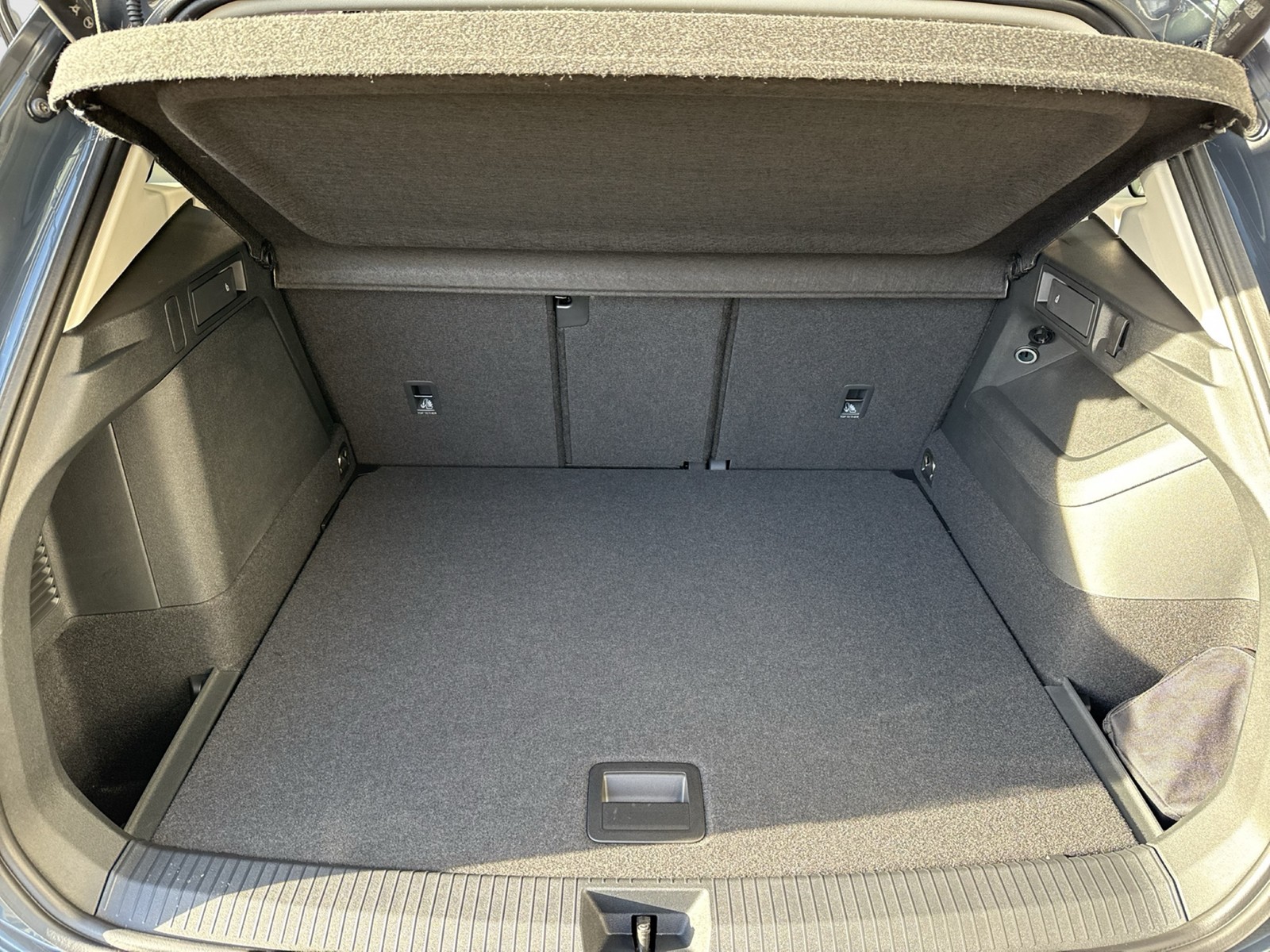 Volkswagen Tiguan 1.5 HYBRID LIFE CAM ACC LM18 CARPLAY