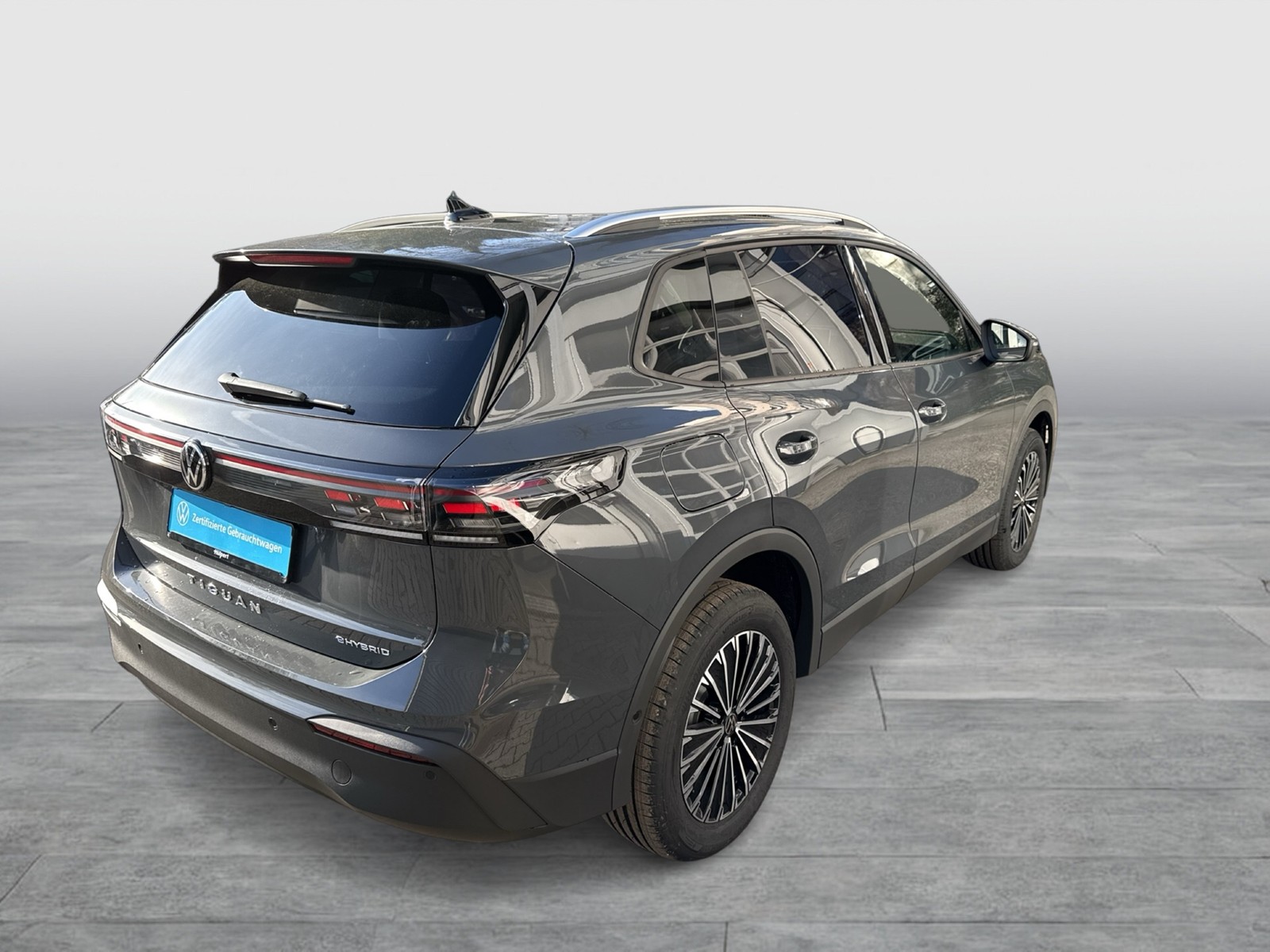 Volkswagen Tiguan 1.5 HYBRID LIFE CAM ACC LM18 CARPLAY