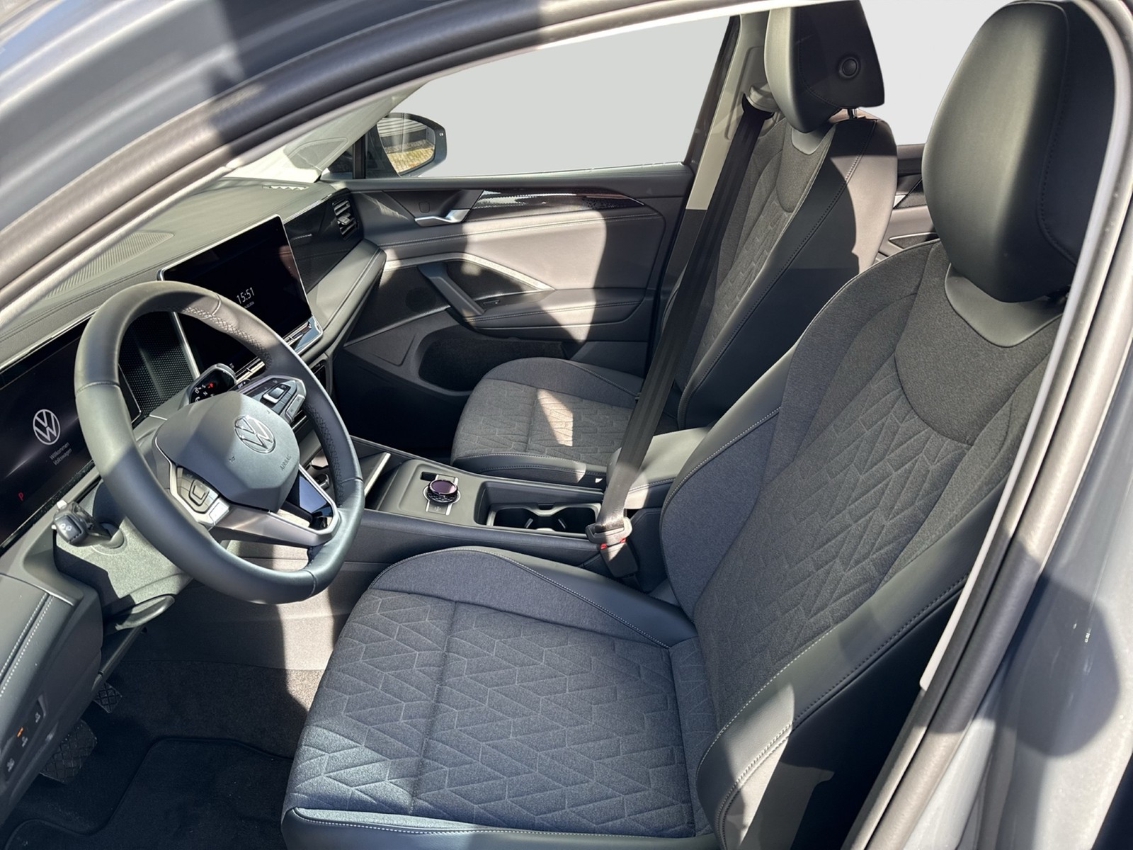 Volkswagen Tiguan 1.5 HYBRID LIFE CAM ACC LM18 CARPLAY