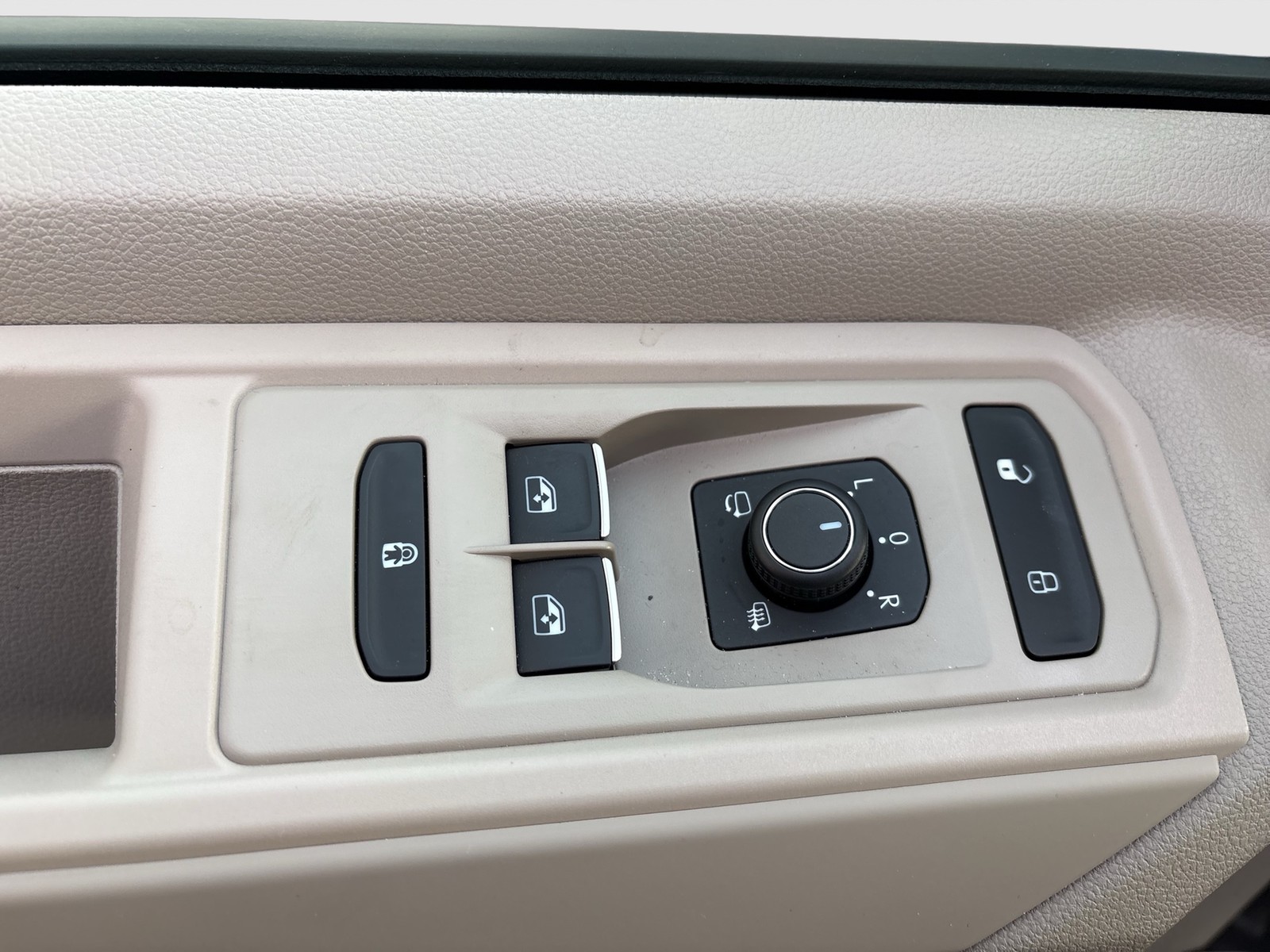 Volkswagen T7 California HYBRID OCEAN 4X4 KÜCHE STANDHZ AHK