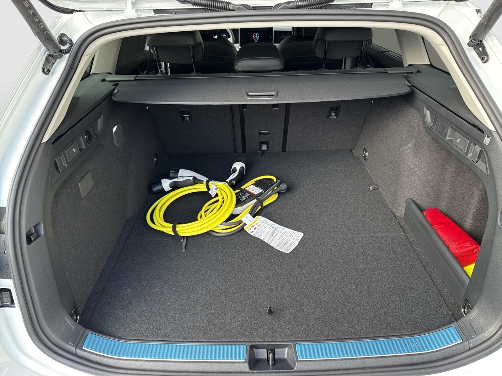 Volkswagen Passat Variant 1.5 HYBRID ELEGANCE NEUES MODELL CAM