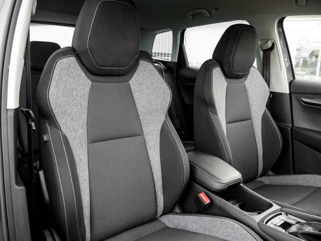 Skoda Karoq 1.5 DRIVE 125 KAMERA NAVI CARPLAY SITZHZ.