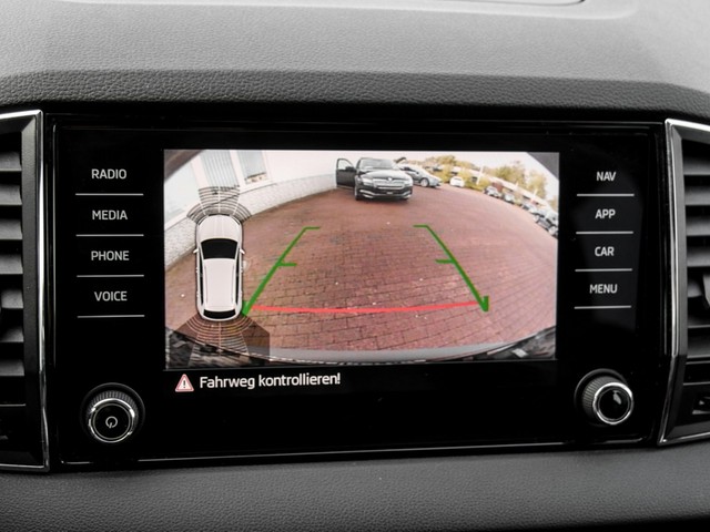 Skoda Karoq 1.5 DRIVE 125 KAMERA NAVI CARPLAY SITZHZ.