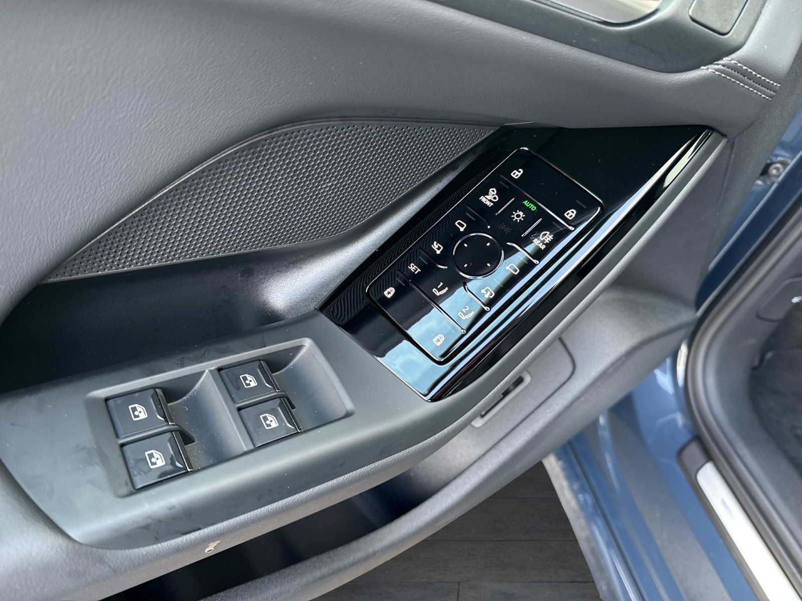 Audi A6 e-tron Avant S LINE BLACKPAK TECHPRO ACC 21"