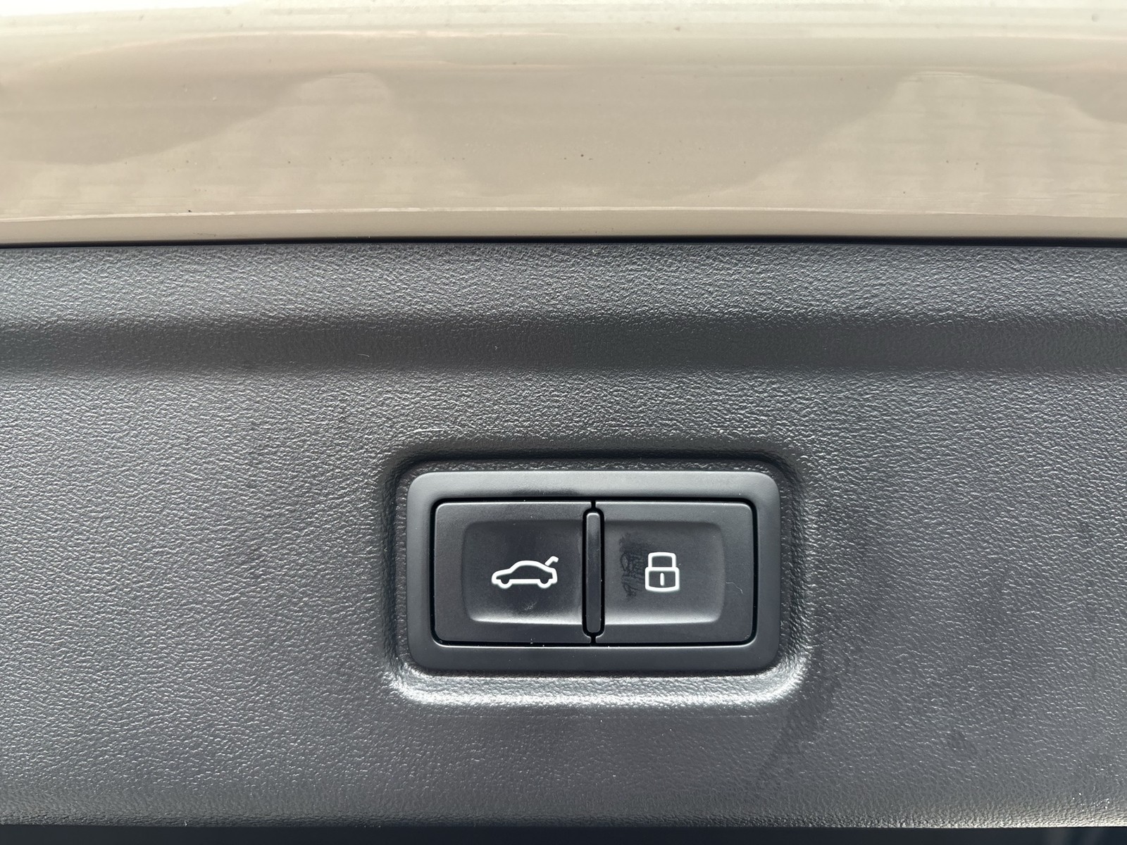 Audi A6 e-tron Avant performance S LINE PANO B&O 21"