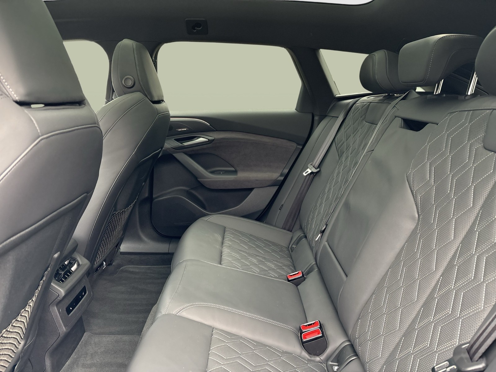 Audi A6 e-tron Avant performance S LINE PANO B&O 21"