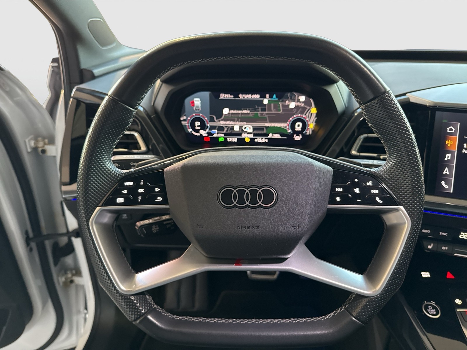 Audi Q4 e-tron 50 Qu. S LINE WÄRMEPUMPE PANO LEDER