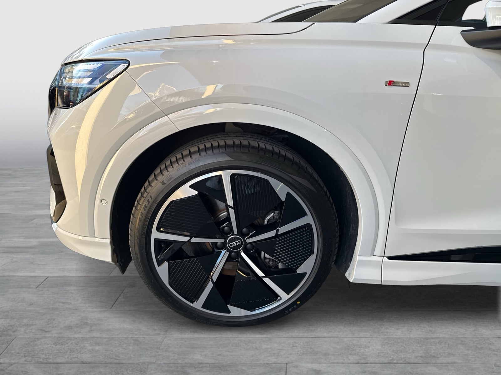 Audi Q4 e-tron 50 Qu. S LINE WÄRMEPUMPE PANO LEDER