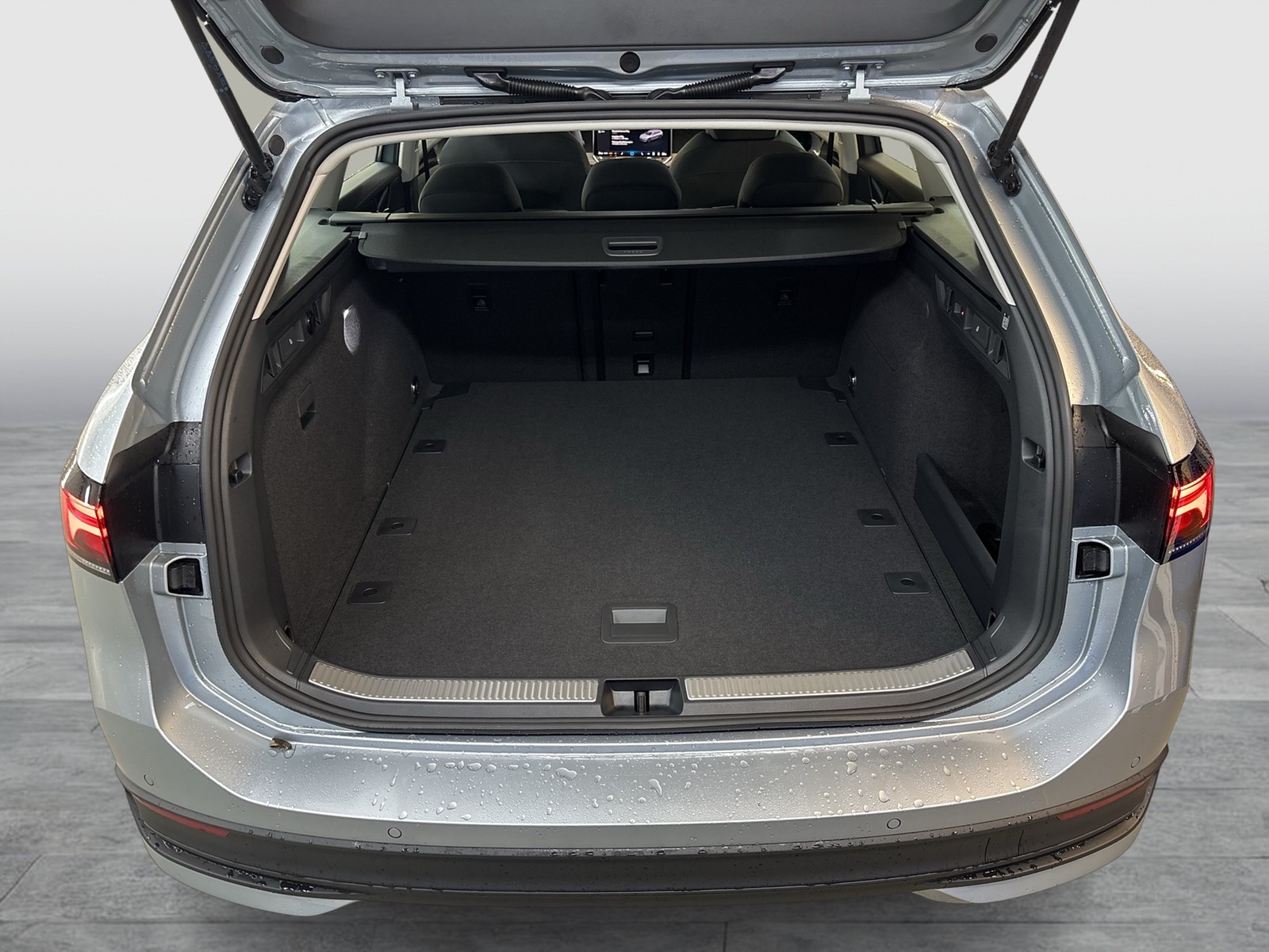 Volkswagen Passat Variant 1.5 eTSI NEUES MODELL AHK CAM ACC