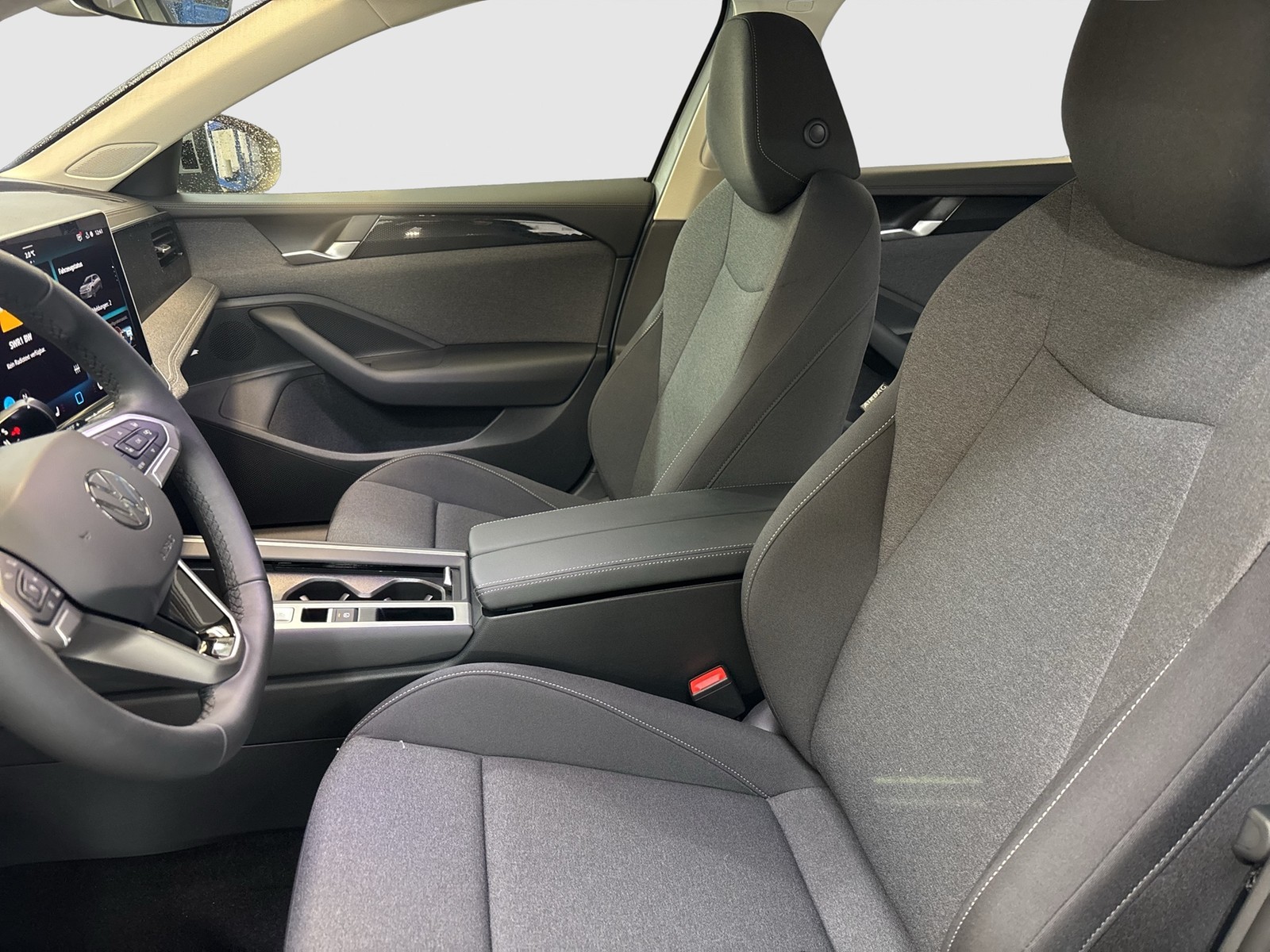 Volkswagen Passat Variant 1.5 eTSI NEUES MODELL AHK CAM ACC