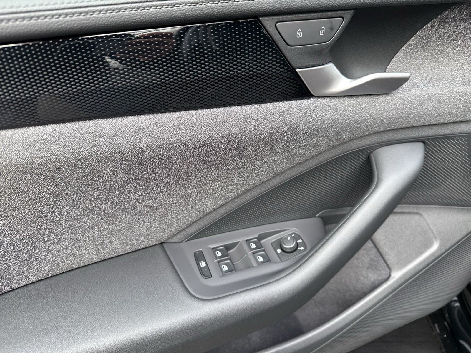 Volkswagen Passat Variant 1.5 eTSI AHK CAM ACC CARPLAY