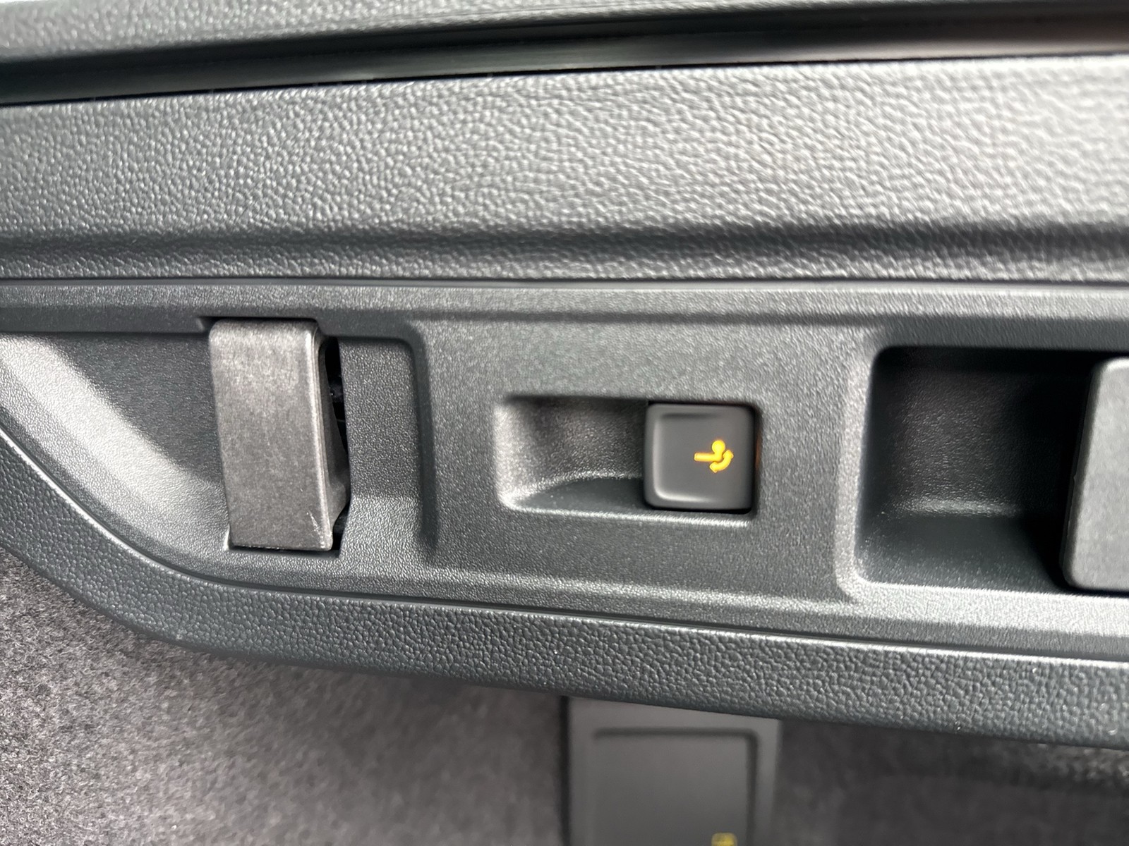 Volkswagen Passat Variant 1.5 eTSI AHK CAM ACC CARPLAY