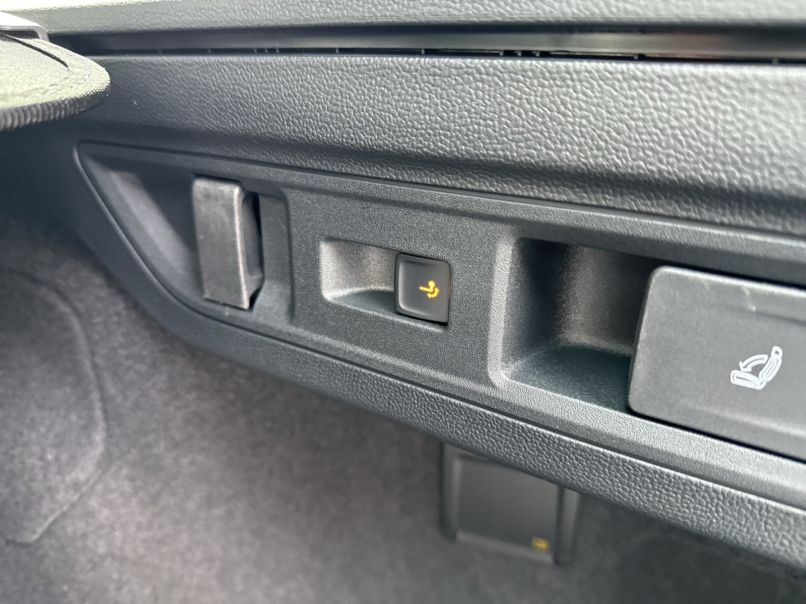 Volkswagen Passat Variant 1.5 eTSI AHK CAM ACC CARPLAY