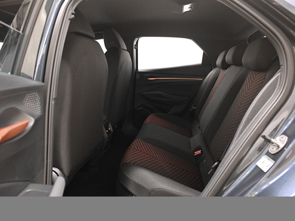 Cupra Raval PLUS NAVI CAM KEYLESS LED LM18