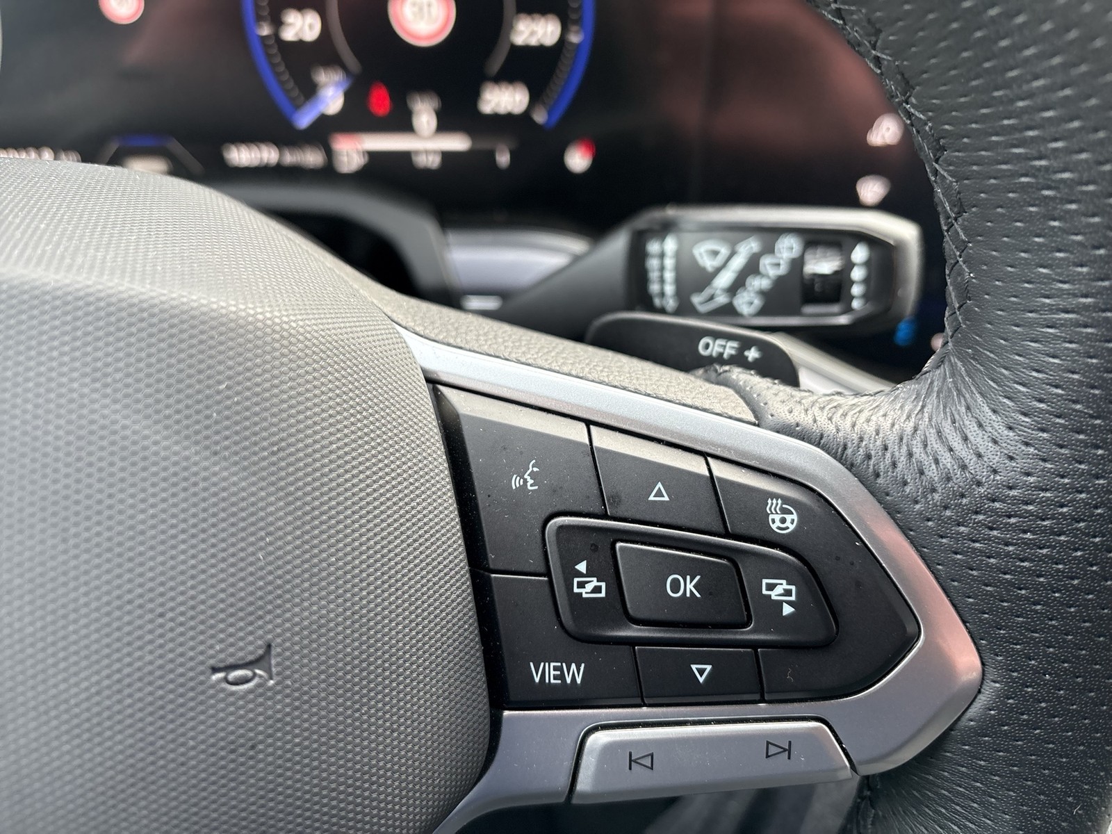 Volkswagen Touareg V6 R-LINE AHK CAM ACC HEAD-UP