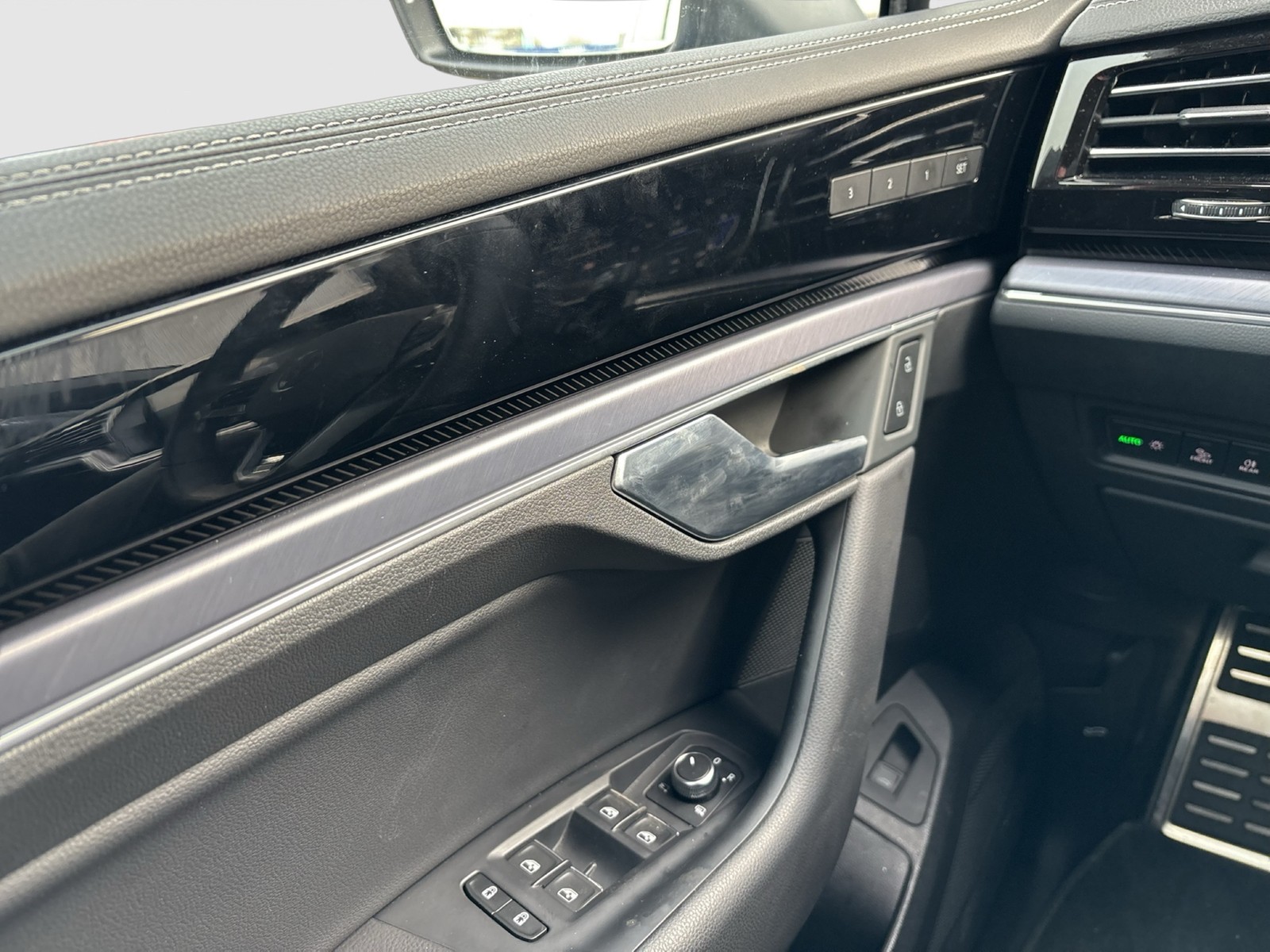 Volkswagen Touareg V6 R-LINE AHK CAM ACC HEAD-UP