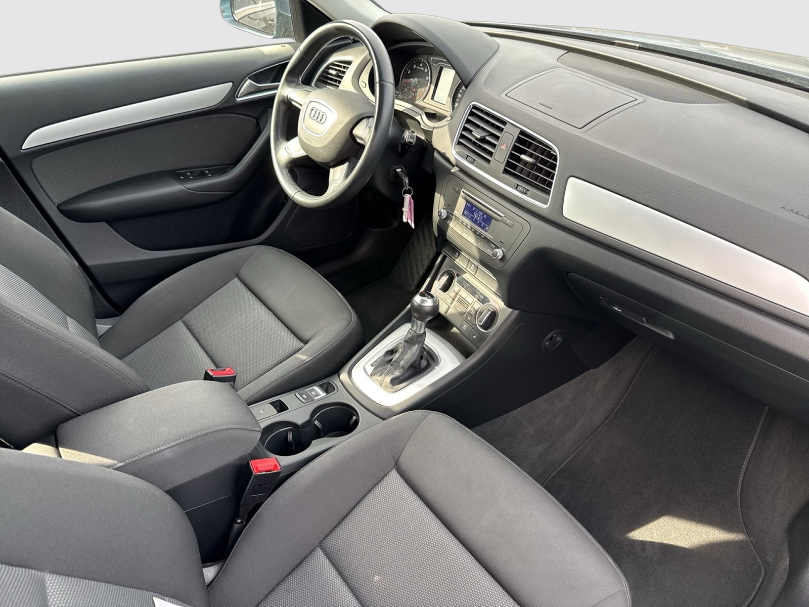 Audi Q3 XENON SITZHEIZUNG ALU TEMPOMAT EINPARKHILFE