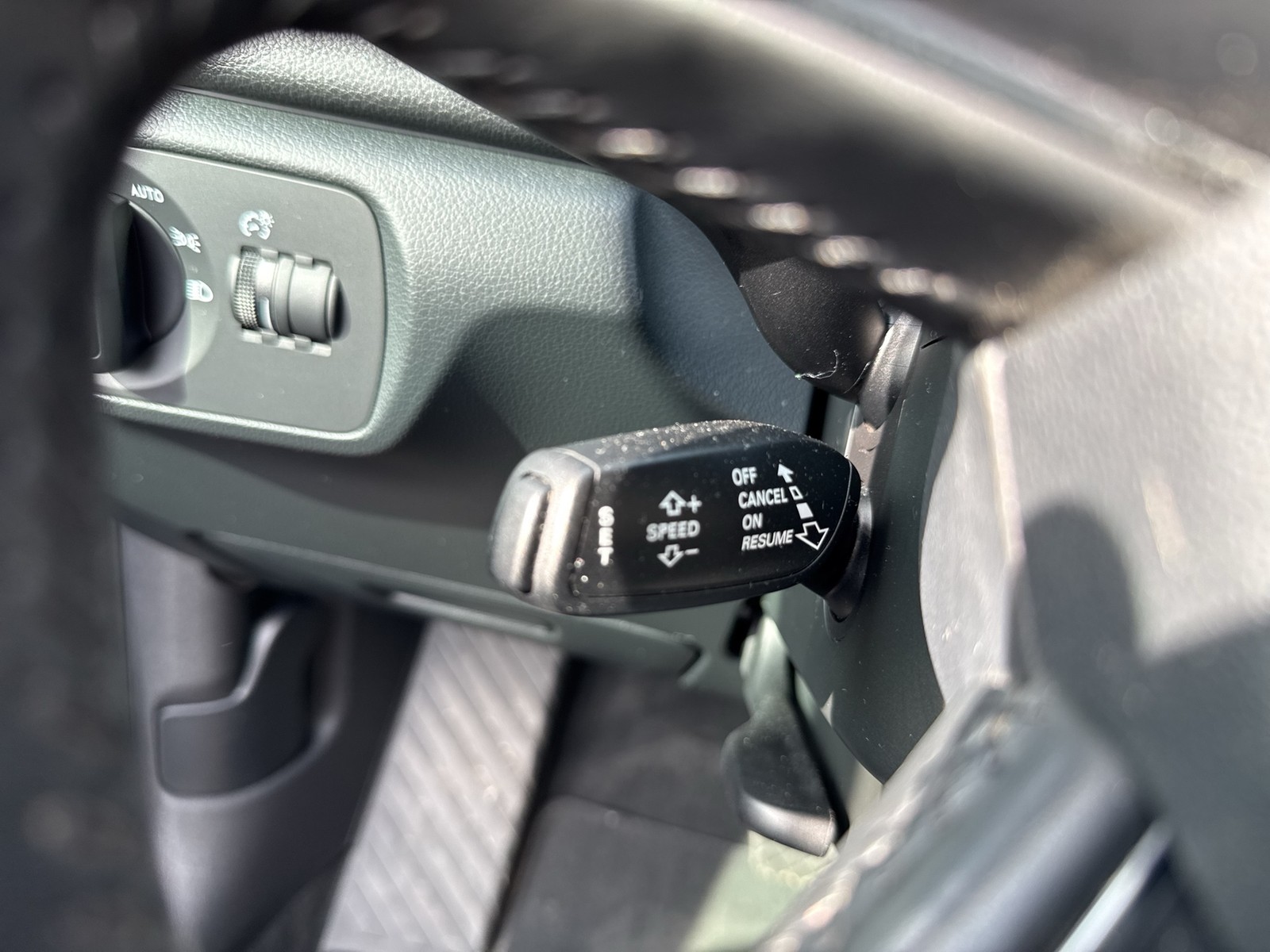 Audi Q3 XENON SITZHEIZUNG ALU TEMPOMAT EINPARKHILFE