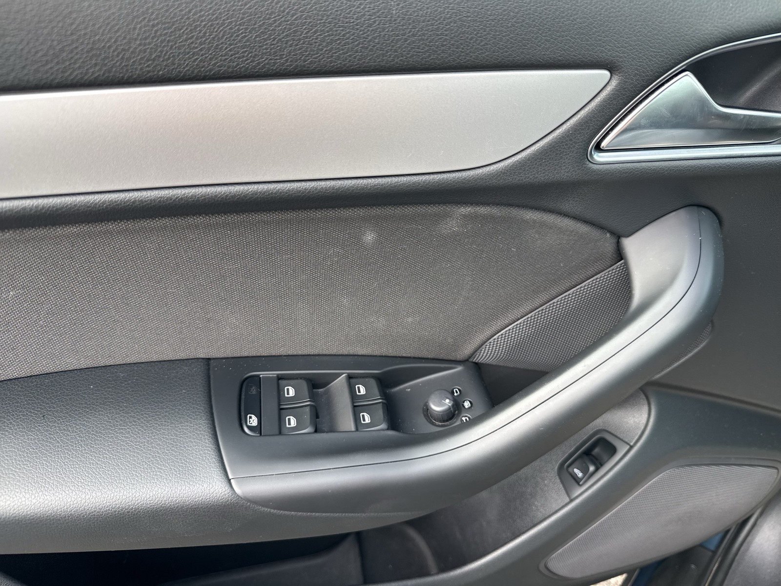 Audi Q3 XENON SITZHEIZUNG ALU TEMPOMAT EINPARKHILFE