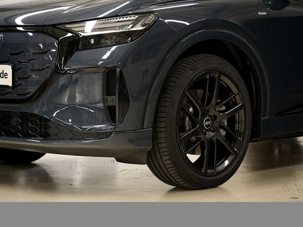 Audi Q4 Sportback e-tron quattro AHK PANO TECH PRO