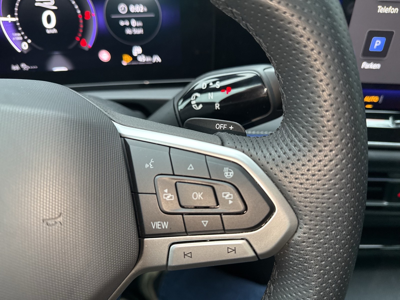 Volkswagen Tiguan 2.0 R-LINE PANO CAM ACC LM20 NAVI