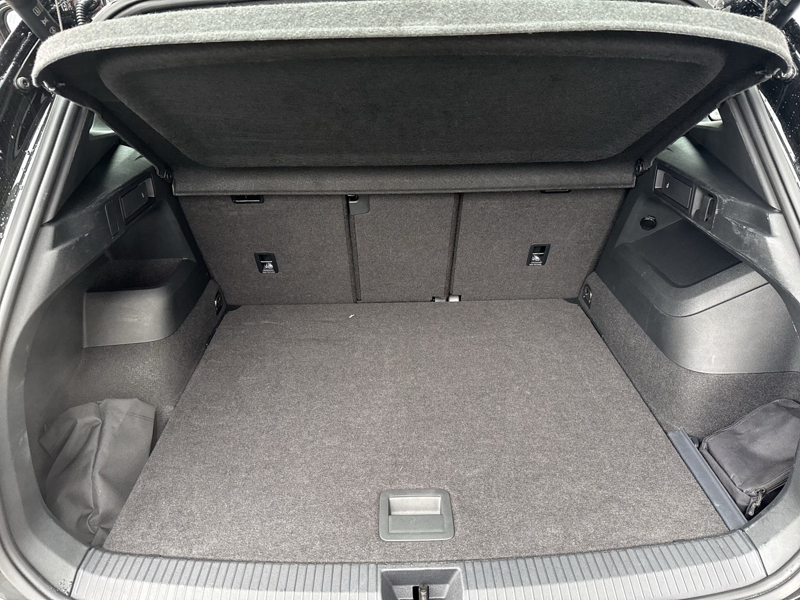 Volkswagen Tiguan 2.0 R-LINE PANO CAM ACC LM20 NAVI