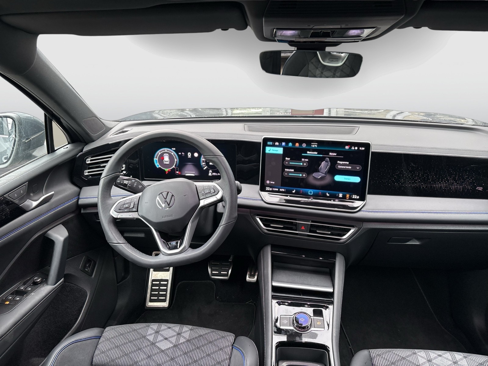 Volkswagen Tiguan 2.0 R-LINE PANO CAM ACC LM20 NAVI