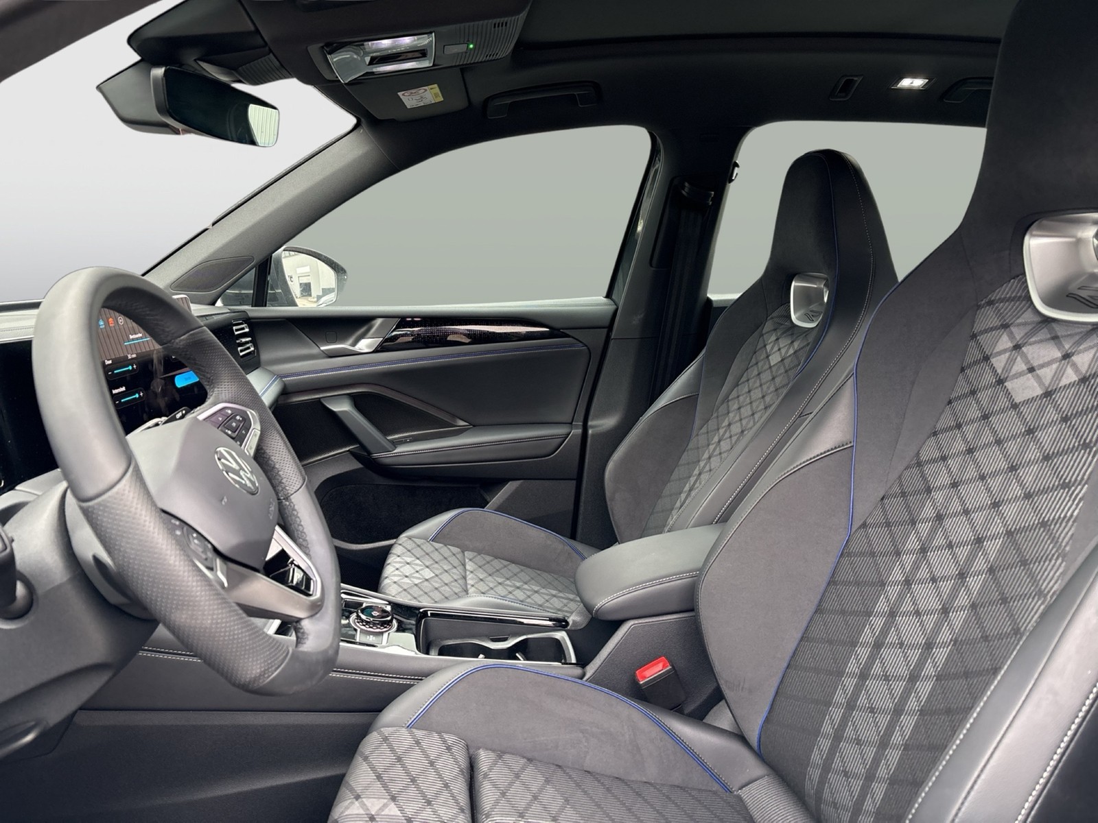 Volkswagen Tiguan 2.0 R-LINE PANO CAM ACC LM20 NAVI