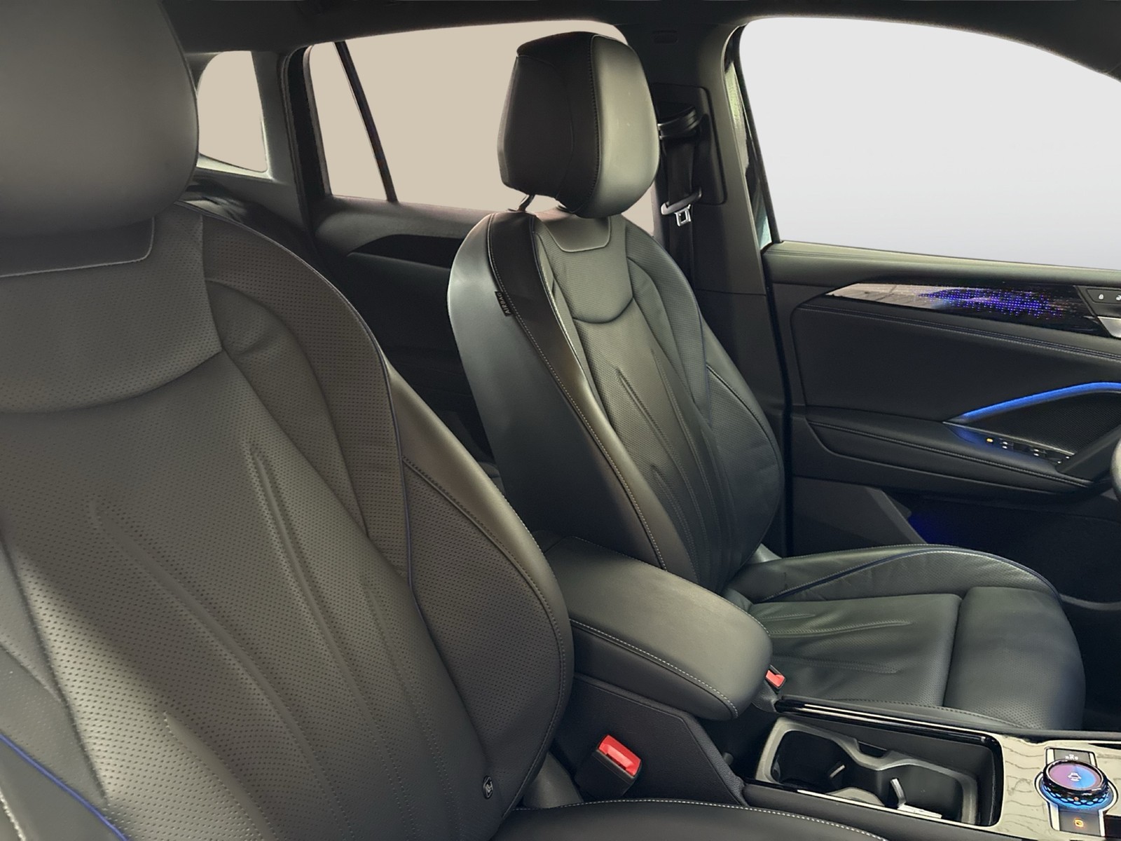 Volkswagen Tiguan 1.5 HYBRID R-LINE LEDER AHK 360CAM LM20