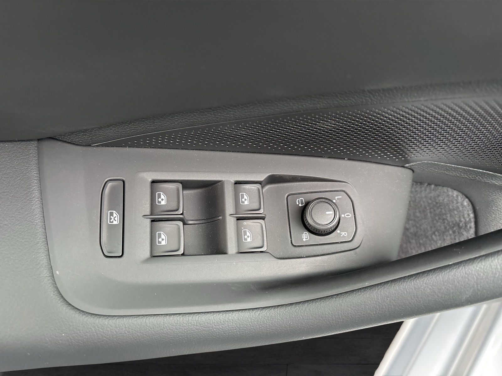 Volkswagen Passat Variant 1.5 HYBRID BUSINESS NEUES MODELL AHK