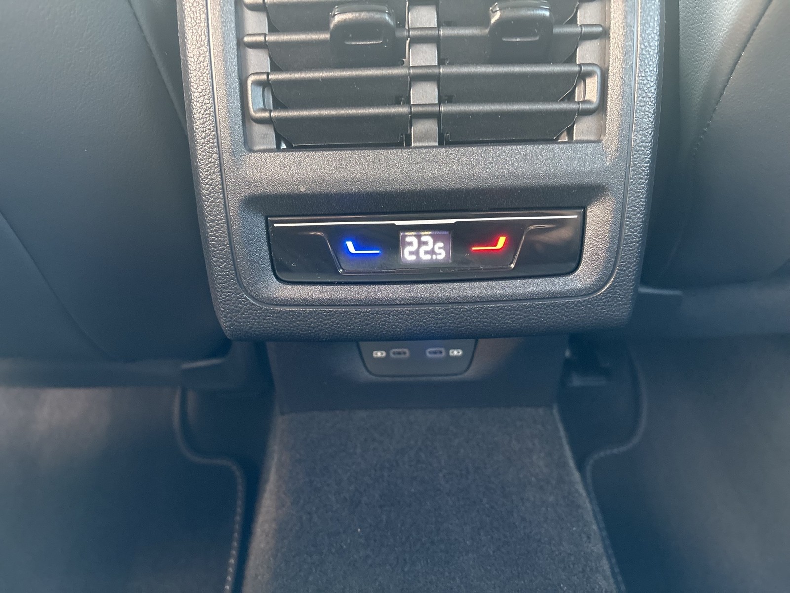 Volkswagen Golf VIII 2.0 GOAL FACELIFT AHK CAM ACC LED+ NAVI