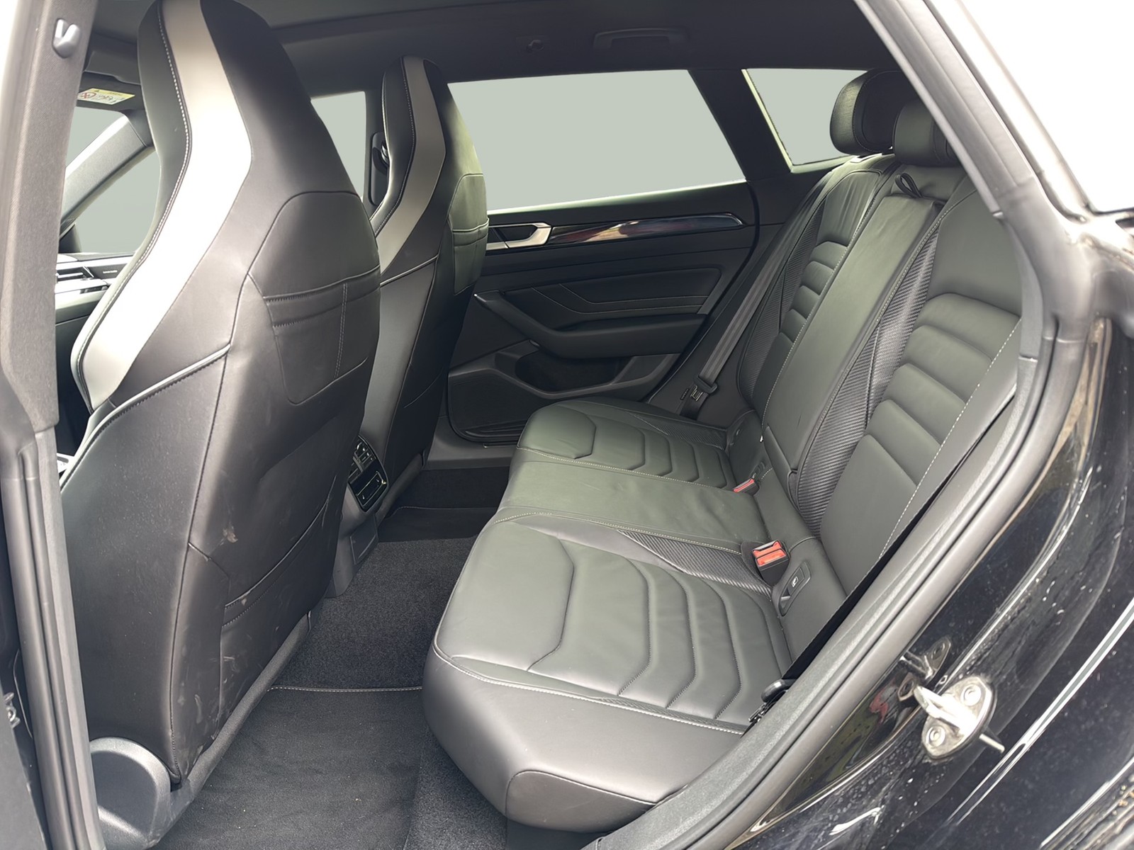 Volkswagen Arteon Shooting Brake 2.0 R-LINE PANO AHK LM20