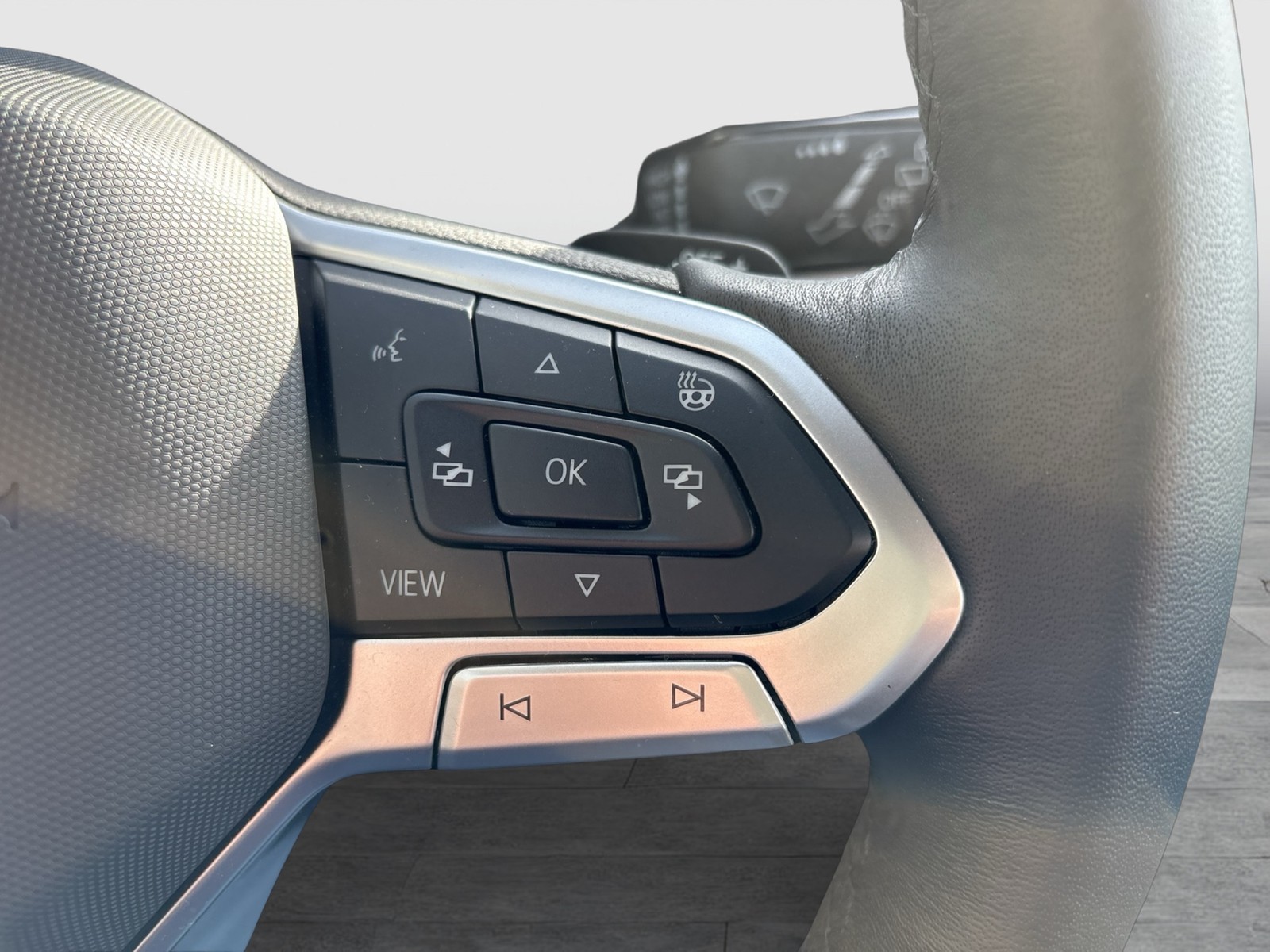 Volkswagen Golf VIII 1.5 eTSI LIFE FACELIFT ACC CARPLAY ALU