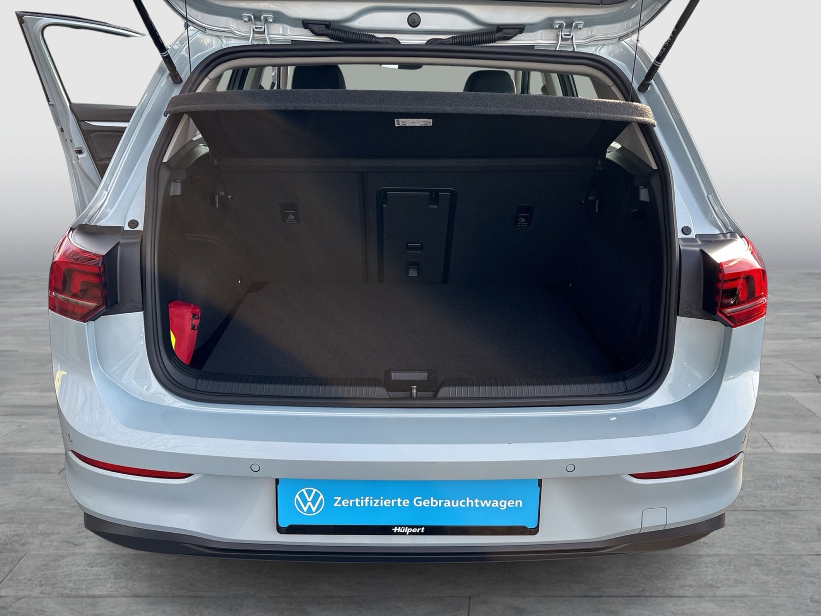 Volkswagen Golf VIII 1.5 eTSI LIFE FACELIFT ACC CARPLAY ALU