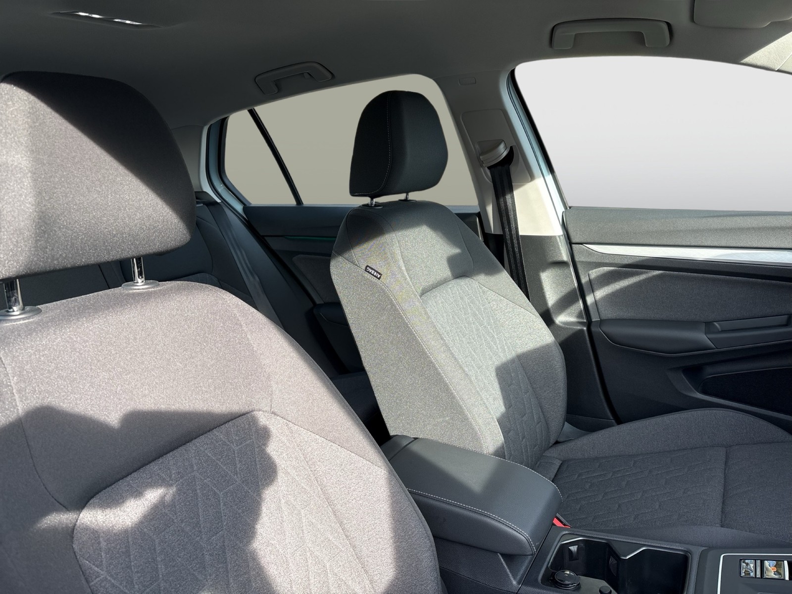 Volkswagen Golf VIII 1.5 eTSI LIFE FACELIFT ACC CARPLAY ALU