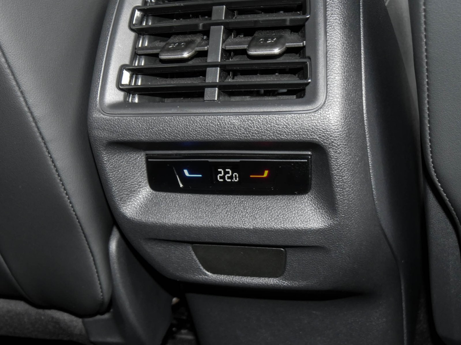 Volkswagen Tiguan 1.5 eTSI LIFE NEUESMODELL CAM ACC EKLAPPE