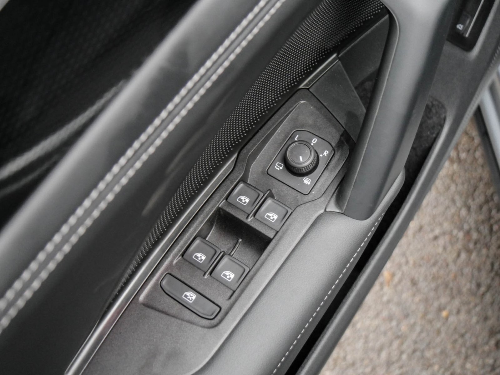 Volkswagen Tiguan 1.5 eTSI LIFE NEUESMODELL CAM ACC EKLAPPE