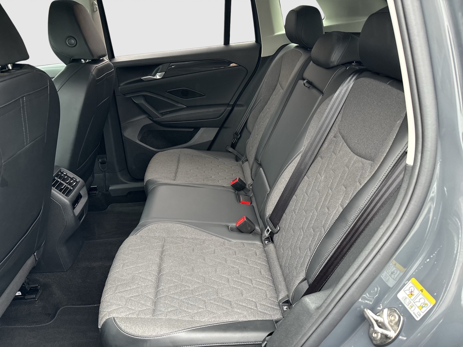 Volkswagen Tiguan 1.5 eTSI LIFE NEUESMODELL CAM ACC EKLAPPE