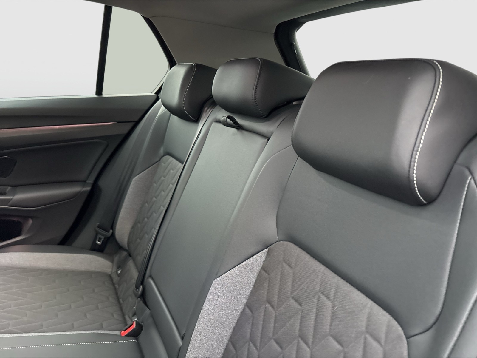 Volkswagen Golf VIII 2.0 GOAL FACELIFT HARMAN KARDON CAM