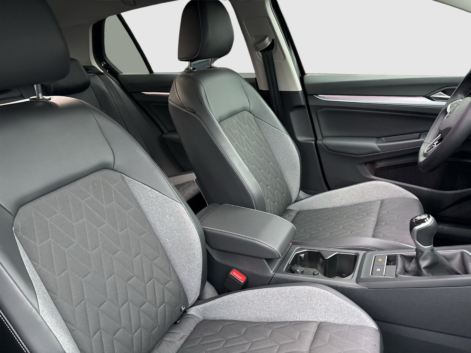 Volkswagen Golf VIII 2.0 GOAL FACELIFT HARMAN KARDON CAM