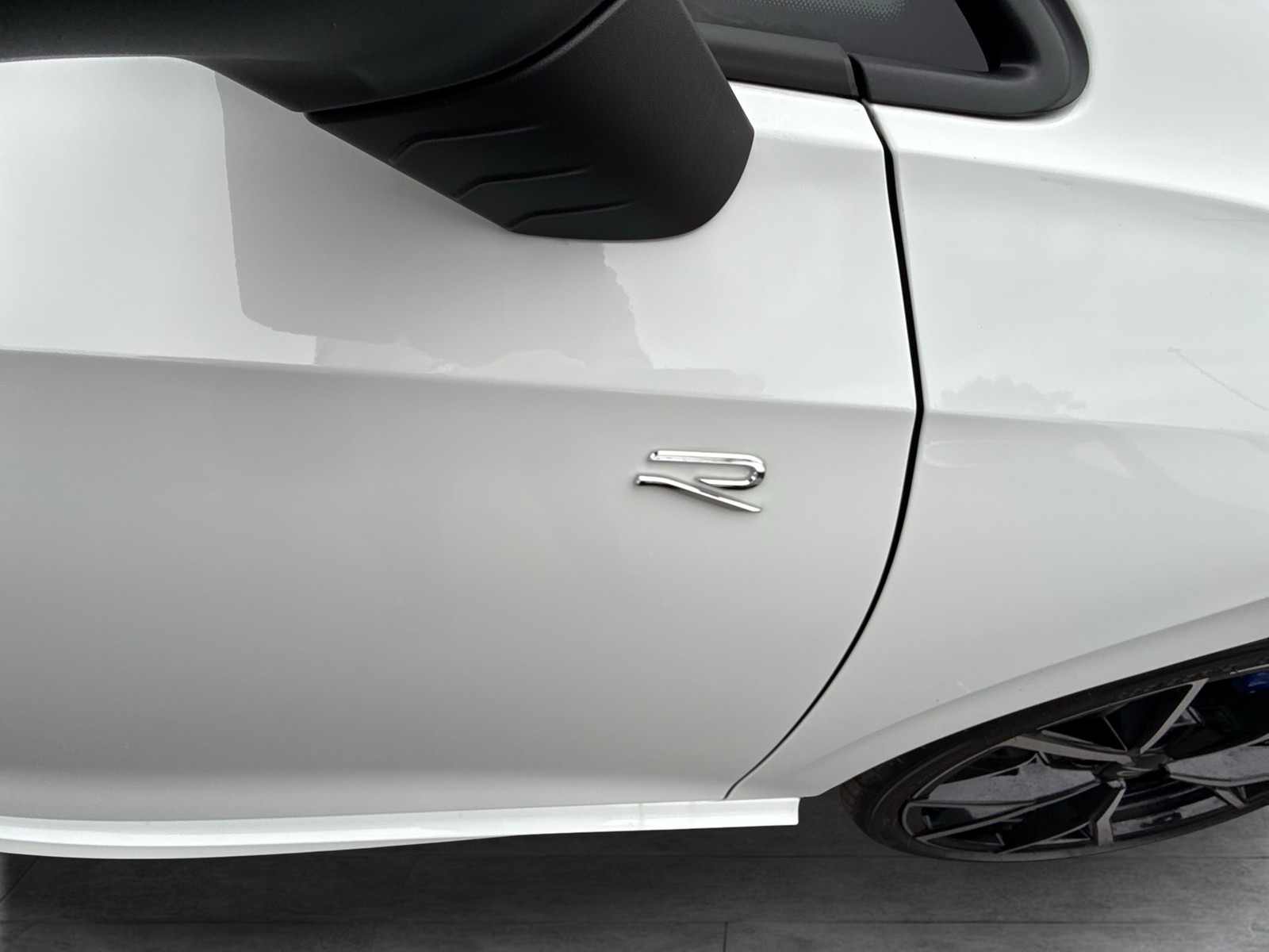 Volkswagen Golf VIII 2.0 R BLACKSTYLE 4X4 FACELIFT ACC LM19